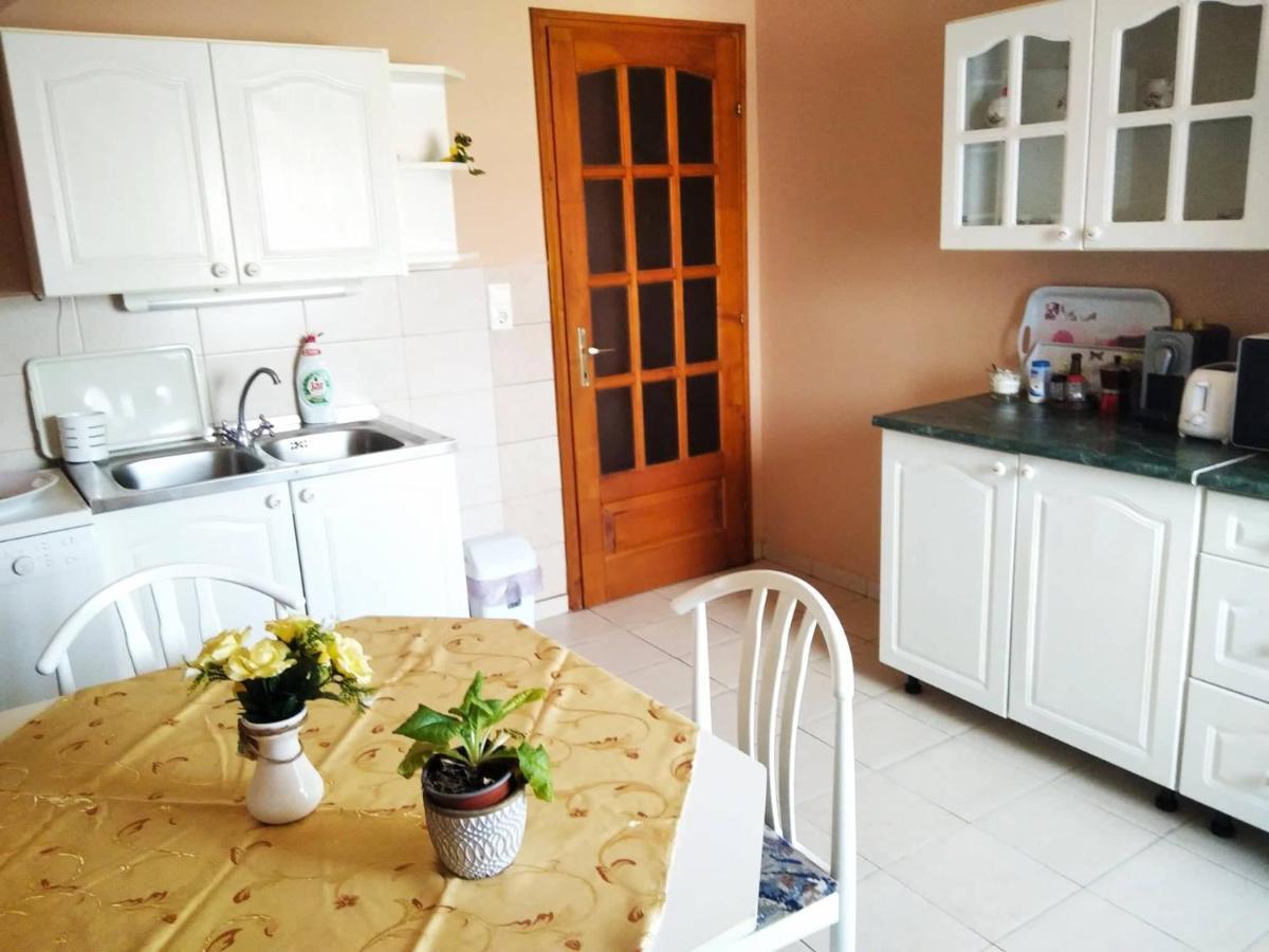 Szemi ház Apartamento Sárvár Exterior foto